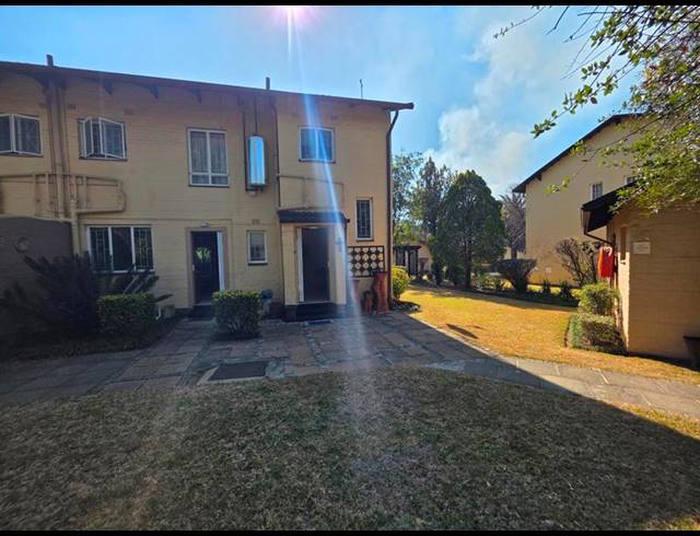 3 BEDROOM DUPLEX FOR SALE IN HUTTEN HEIGHTS